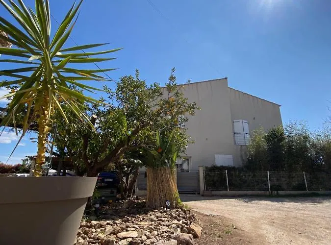 Proche De La De L'almanarre 公寓